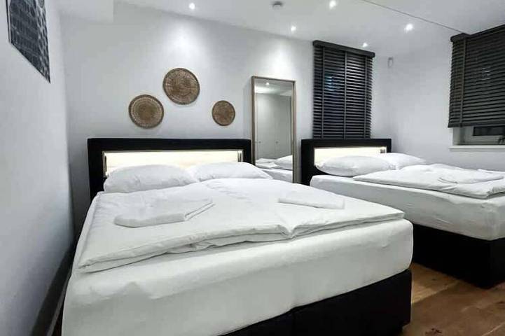Ganze Wohnung, Spacious Apartment for 12 in Hamburg in Hamburg Rotherbaum, Hamburg