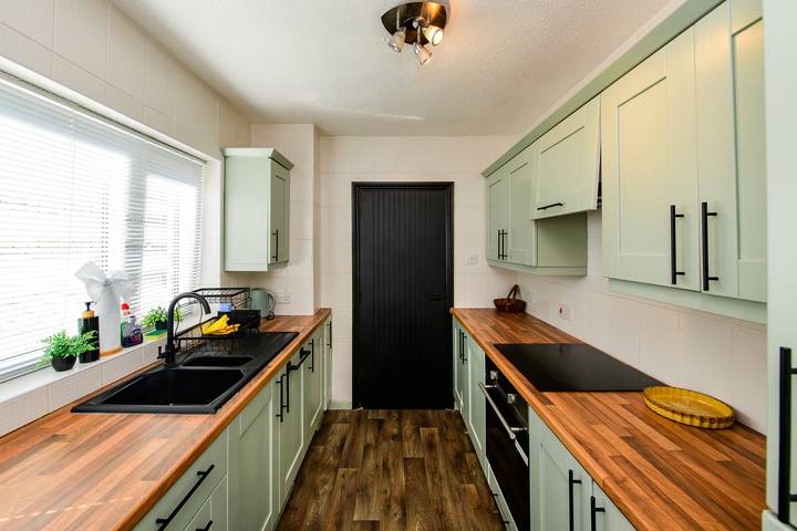 Stylish 3-Bed Detached Home | Garden | Parking - Pass the Keys in Cardiff, Cardiff region