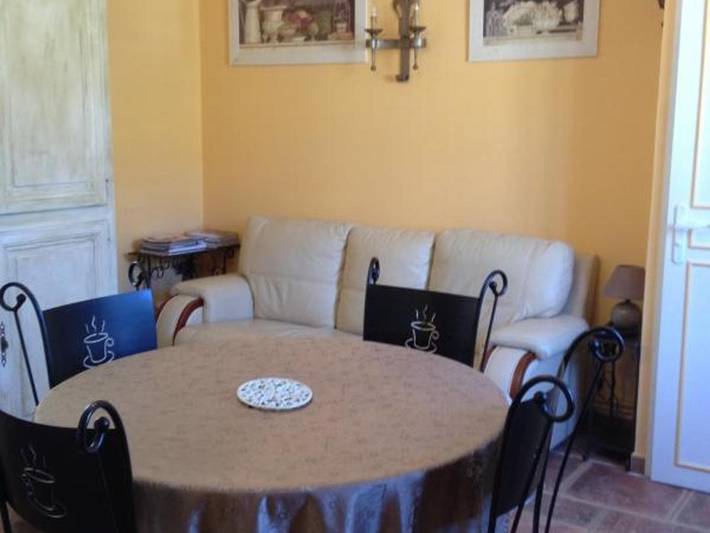 Location de vacances pour 2 personnes, avec terrasse ainsi que piscine et jardin à Angé - 2