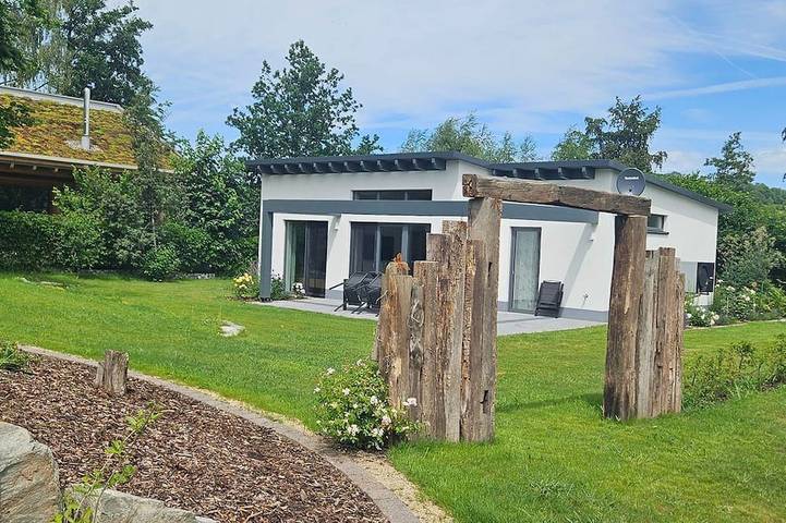 Bungalow für 4 Personen, mit Balkon und Garten an der Rhön