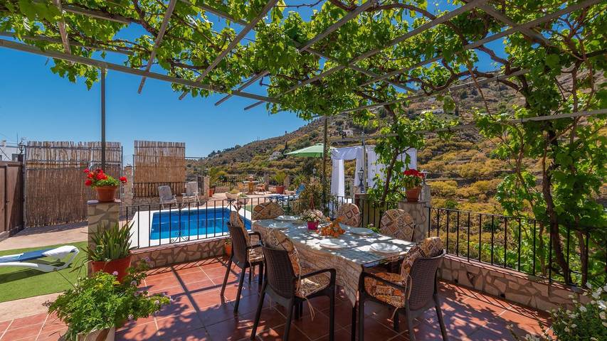 Villa für 4 Personen, mit Balkon/Terrasse und Pool in Torrox - 3