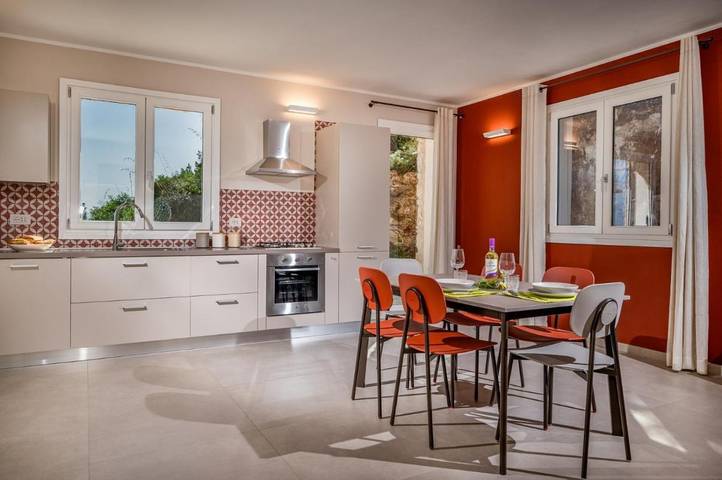 Location de vacances pour 6 personnes, avec terrasse ainsi que jardin et jacuzzi à Scopello - 4