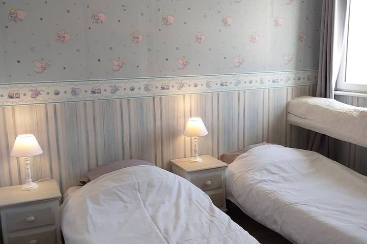 Location de vacances pour 28 personnes, avec jardin dans Lys-Saint-Georges - 4