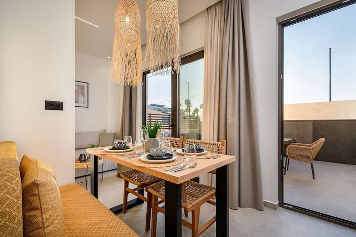 Apartment for 4 people, with balcony and garden in Kos Town