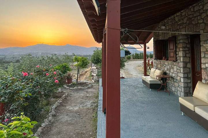 Ferienhaus für 4 Personen, mit Garten, mit Haustier in Archangelos
