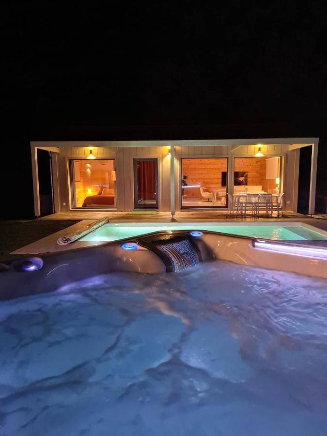 Cottage pour 5 personnes, avec jardin et piscine ainsi que sauna et vue dans Saint-Paul-en-Cornillon