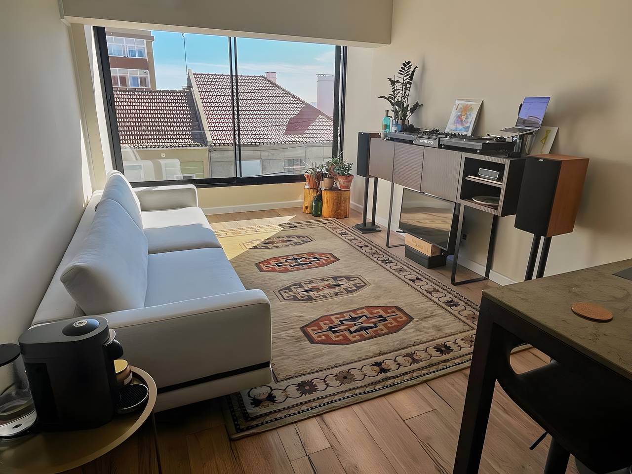 Ganze Wohnung, Ferienwohnung 'Sound House By Everkind' mit Wi-Fi und Klimaanlage in Almada, Halbinsel von Setúbal