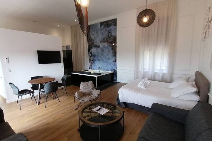 Chambre d’hôte pour 4 personnes, avec Jardin et Piscine