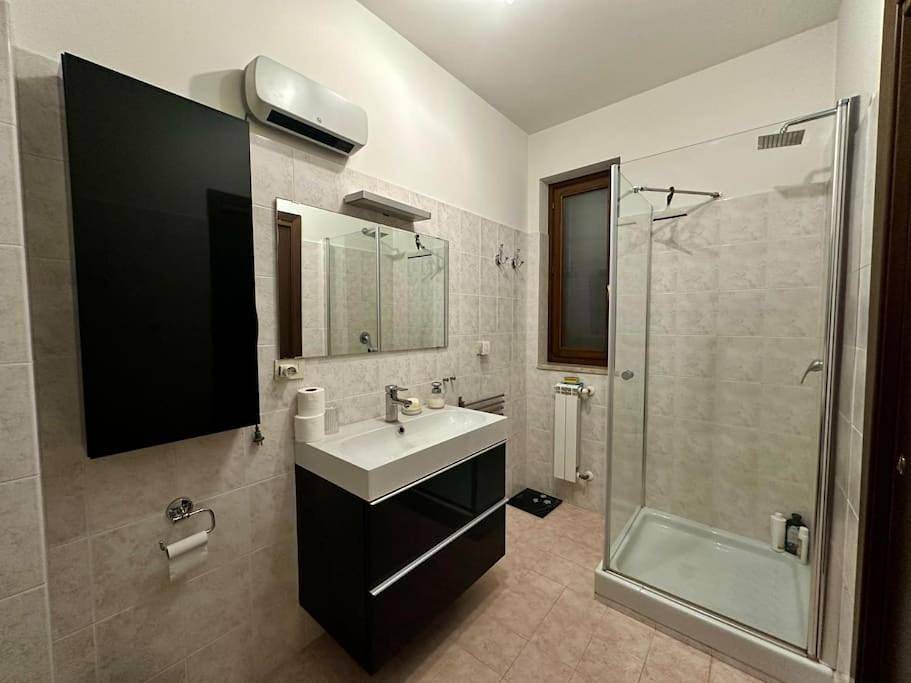 Appartamento intero, Casa Cecilia(Villino da 2 a 8 persone) in Ladispoli, Provincia di Roma