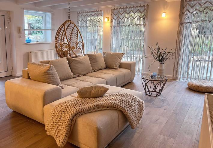 Ganze Wohnung, Moderne Ferienwohnung mit Garten, Strandkorb und Terrasse - 50 Meter zum Strand in Sierksdorf, Ostholstein