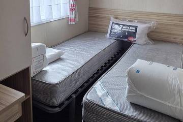 Static Caravan for 8 People in Leysdown, Kent, Photo 2