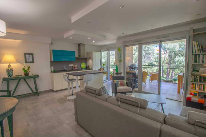 Gîte pour 4 personnes, avec Terrasse et Piscine dans Golf et Tennis Club de Valescure - 2