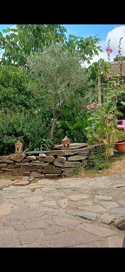 Gîte pour 4 personnes, avec jardin et vue à Chanzeaux - 2