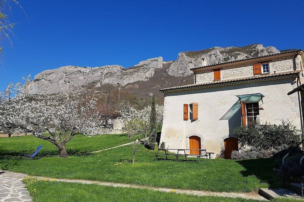 Provenzalisches Haus in einem riesigen Garten mit Lavendel (Moulin, Mittelhaus) in Orpierre, Gap und Umgebung