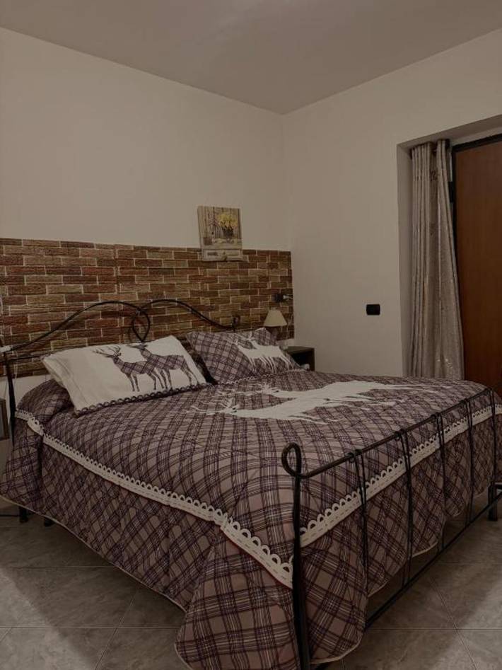 Room 'Camera Doppia Dell'Arco Romano' with Private Terrace, Wi-Fi and Air Conditioning