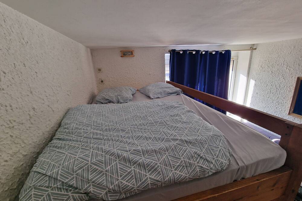 Entire apartment, \"Le Français\", Studio au Calme Proche de la Gare in Besançon, Doubs