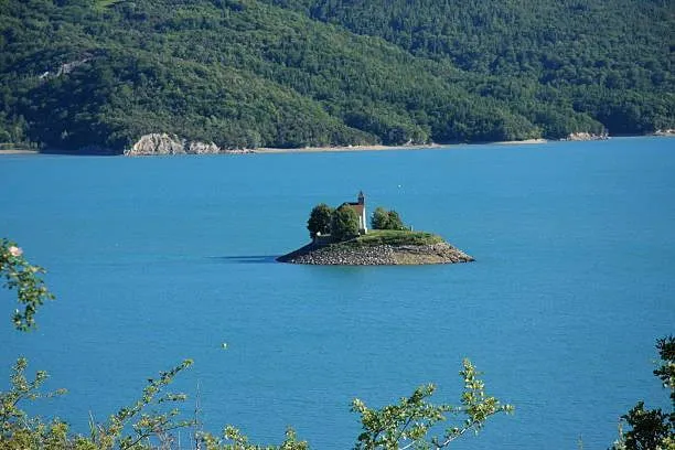 Camping para 4 personas, con vistas además de jardín y vistas al lago - 1