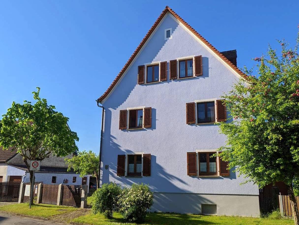 Ferienhaus zur Altmühl - Gartenhaus rot mit einem Schlafzimmer in Ornbau, Fränkisches Seenland