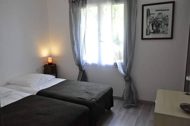 Location de vacances pour 8 personnes, avec jardin et terrasse dans Cabasson - 3