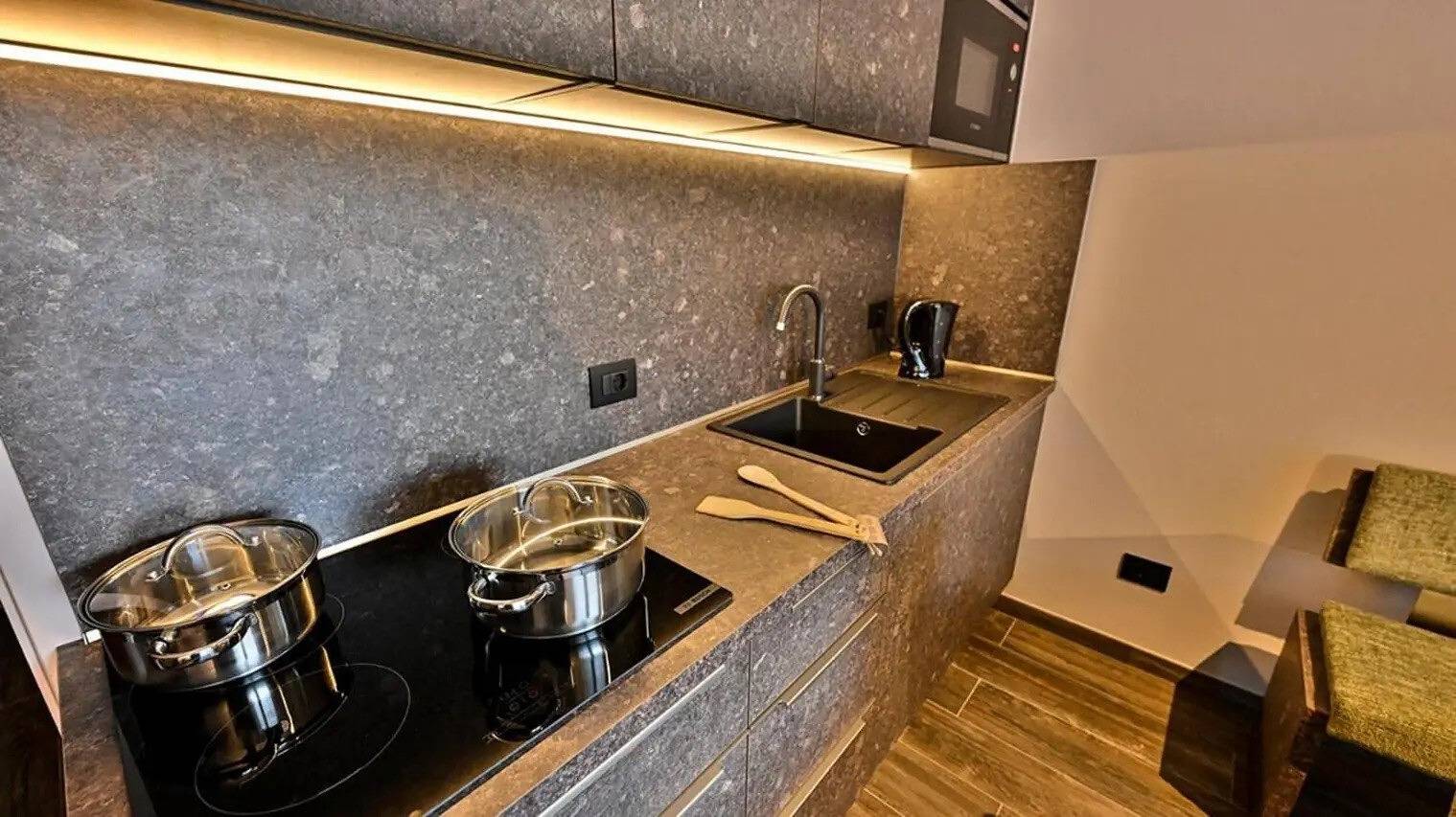 Entire apartment, Apartment 'Martellerhof - Opis Pennhaus Small' with Sea View, Shared Terrace and Wi-Fi in Ganda di Martello, Martell