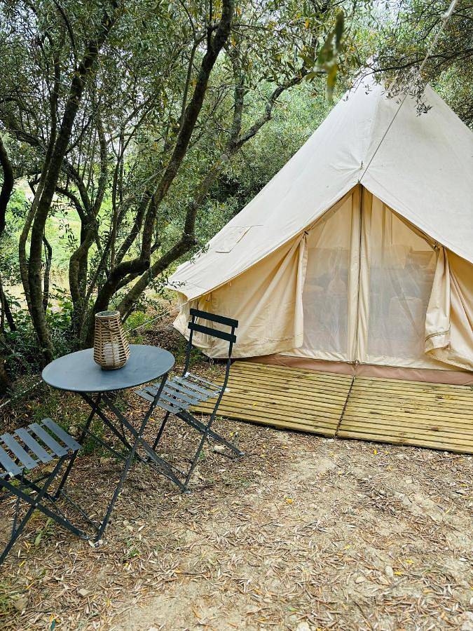 Location de vacances pour 2 personnes, avec vue et terrasse ainsi que jardin et piscine à Cadenet - 2