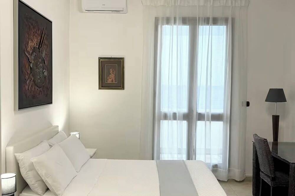 Ganze Wohnung, Sea View Apartment With Terrace And Private Heated Jacuzzi in Conchiglie-Alto Lido, Golf von Tarent
