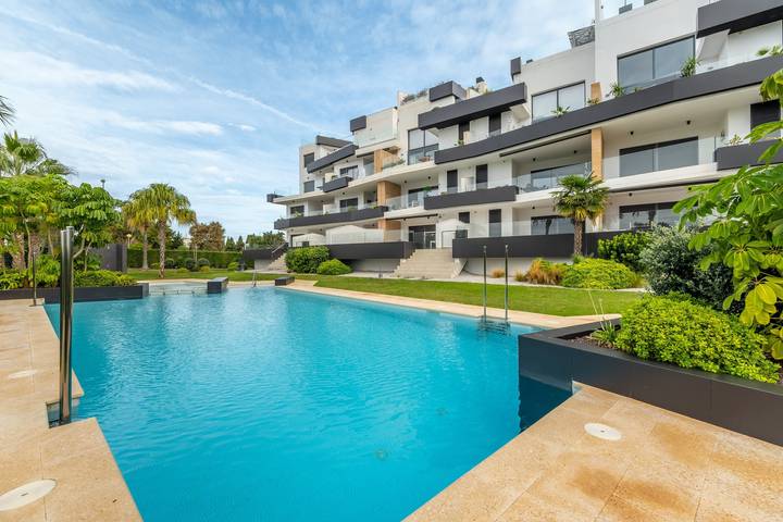 Ferienwohnung für 6 Personen, mit Kinderpool und Sauna sowie Whirlpool und Garten