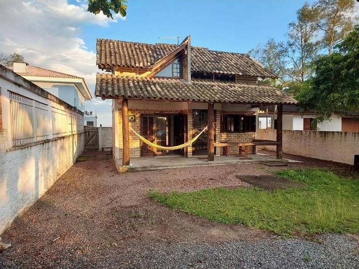 Casas e apartamentos de temporada para 6 pessoas, com terraço e jardim, com animais de estimação em Itapoá