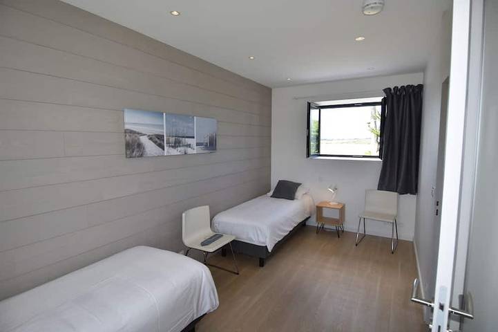 Location de vacances pour 9 personnes, avec jacuzzi ainsi que terrasse et jardin à Plougoulm - 3