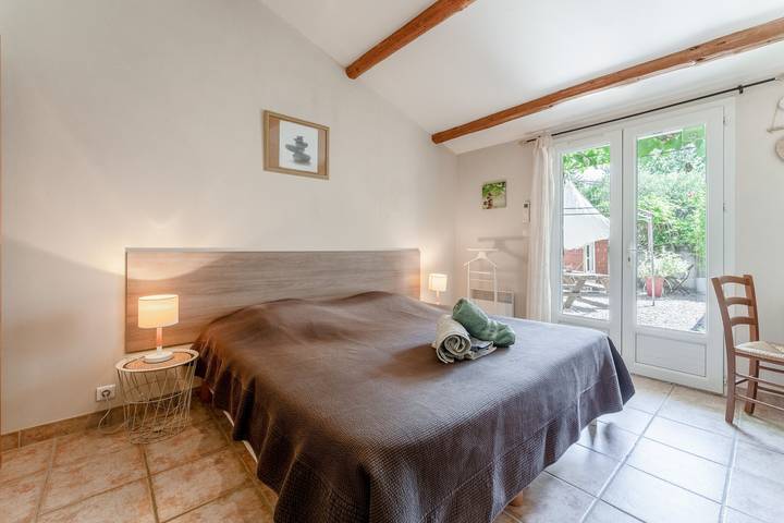 Chambre d’hôte pour 3 personnes, avec jardin, animaux acceptés dans le Vaucluse