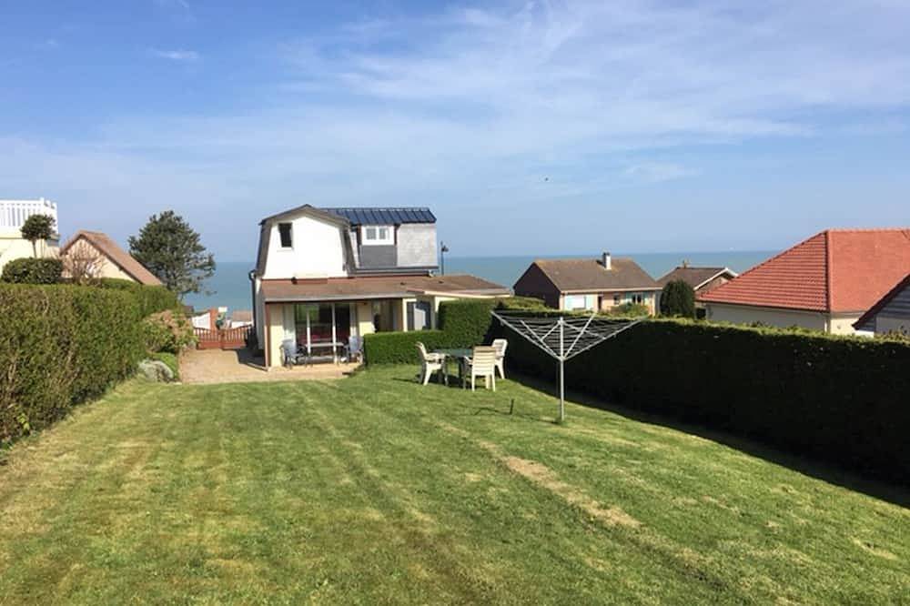 Casa unifamiliar en terreno cerrado, vista al mar, playa 5 minutos, se admiten mascotas in Quiberville, Región de Dieppe