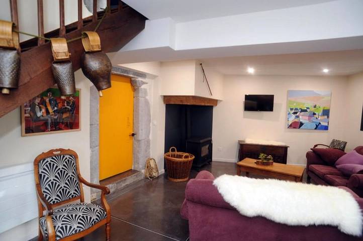 Location de vacances pour 22 personnes, avec Jardin et Vue à Bielle (Pyrénées-Atlantiques) - 2