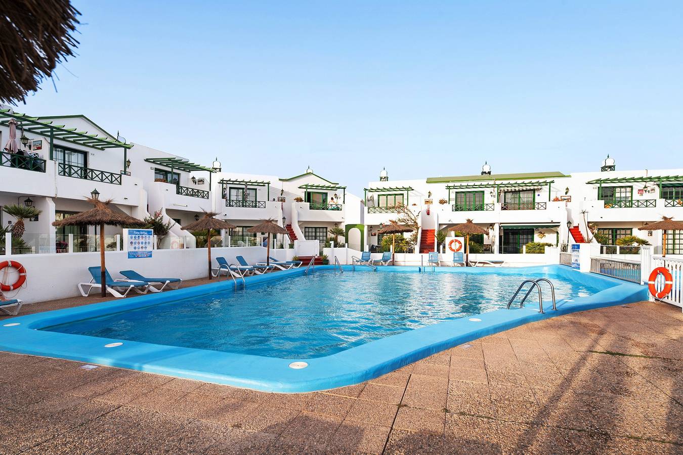Entire apartment, Vacation Apartment 'Los Pocillos' with Mountain View, Shared Pool and Wi-Fi in Los Pocillos, Tías