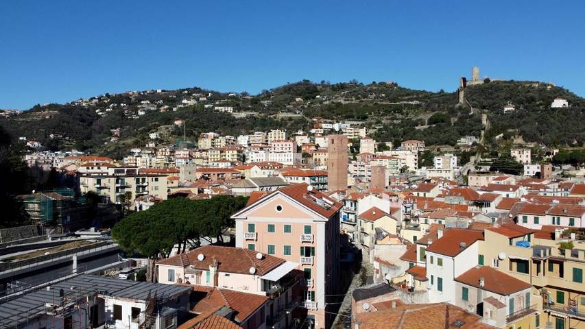 Gîte pour 5 personnes, avec balcon à Noli - 2