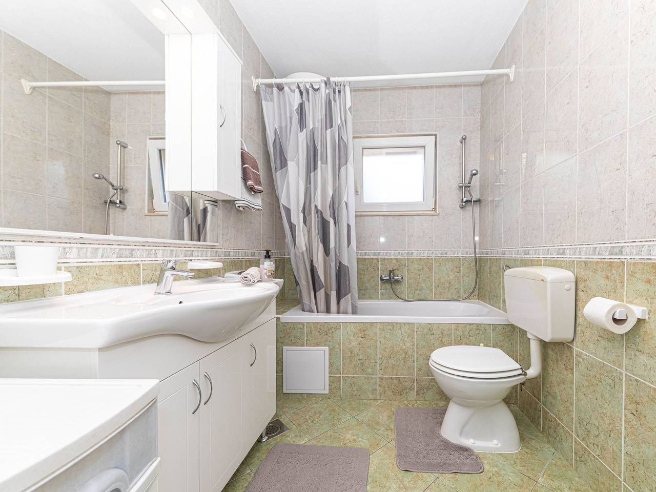 Haus zur alleinigen Nutzung in Kastel Novi, Kaštela