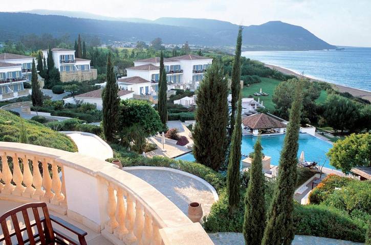 Resort per 3 persone, con Balcone e Idromassaggio nonché Terrazza e Giardino in Cipro