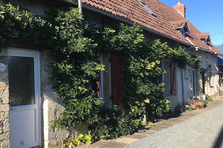 Gîte pour 5 personnes, avec jardin et terrasse à Saint-Georges-de-Bohon