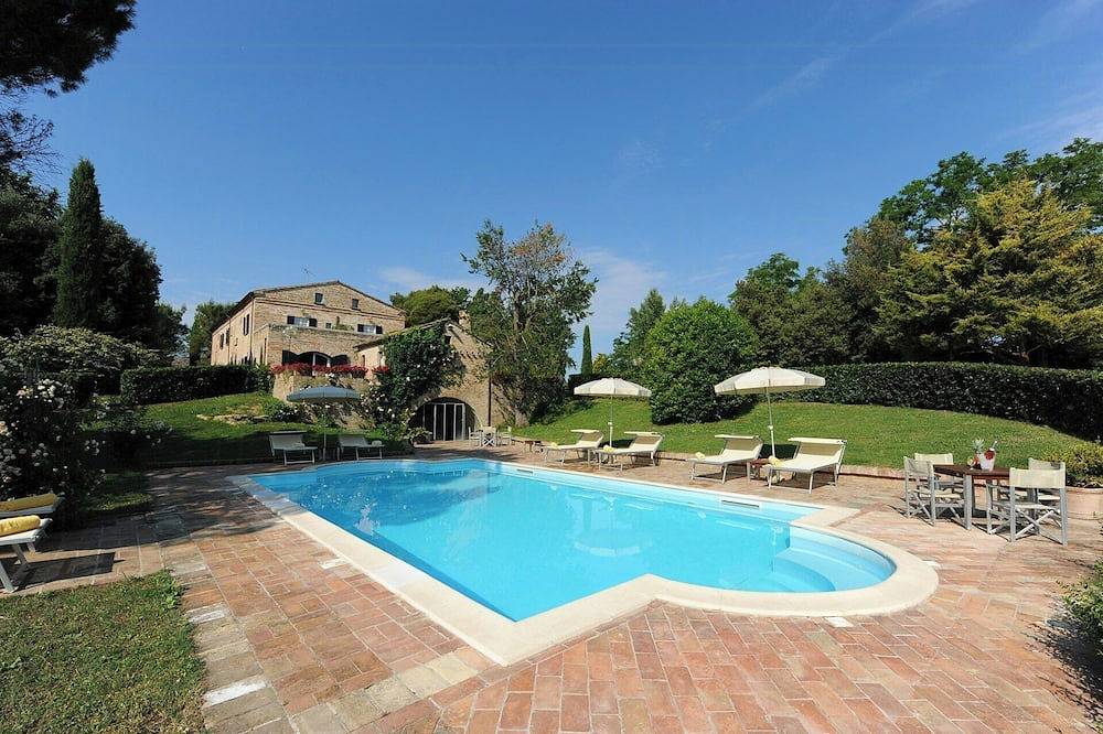 Historisches Anwesen mit Swimmingpool in der Nähe von Fano in Montemaggiore al Metauro, Colli al Metauro