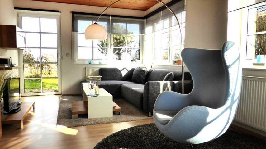 Ferienwohnung für 2 Personen, mit Terrasse und Garten sowie Ausblick in Nebel - 2