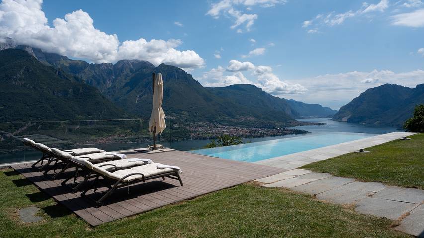 Villa for 8 people, with garden and lake view as well as terrace and view in Comune di Bellagio