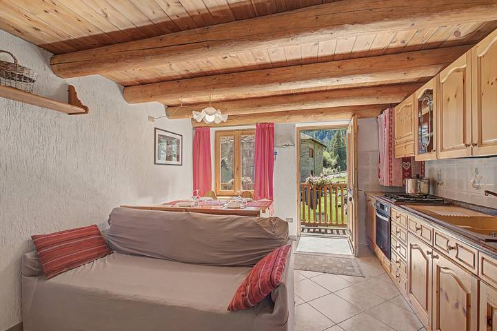 Chalet 'Lo Pailler De Nonno' con vistas a la montaña, jardín compartido y Wi-Fi in Maisonnasse (Valsavarenche), Valsavarenche