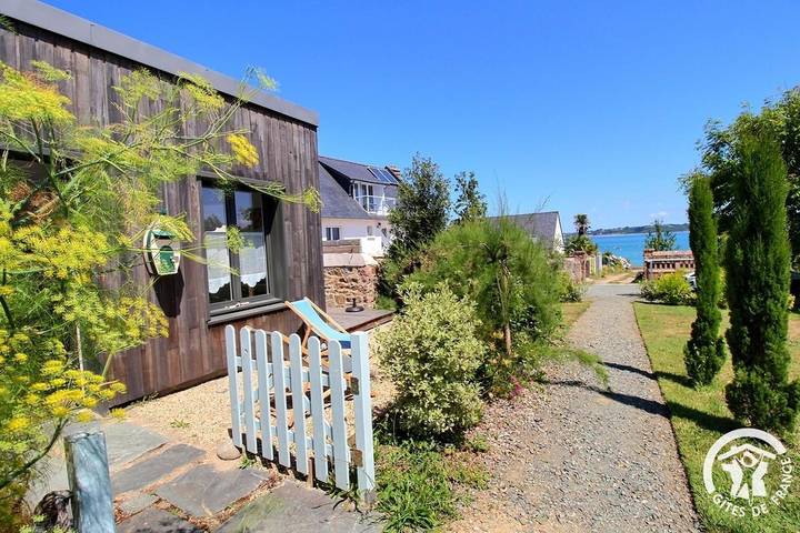 Gîte pour 3 personnes, avec terrasse et jardin à Perros-Guirec