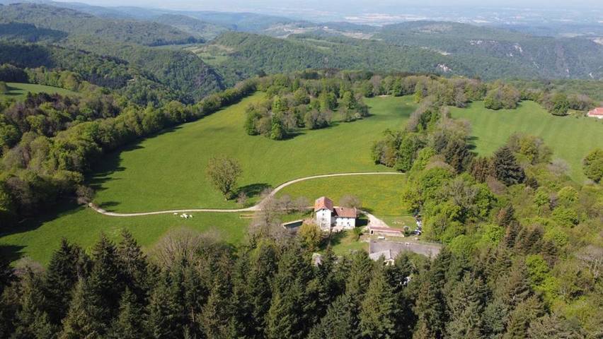 Maison d’hôte pour 20 personnes, avec jardin ainsi que piscine et vue dans l' Ain - 2