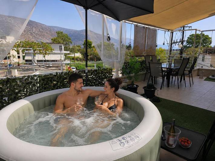 Apartamento para 8 personas, con Balcón y Jacuzzi además de Terraza y Vistas en Delfos