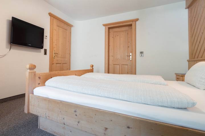 Ferienwohnung für 4 Personen, mit Balkon und Garten in Bichlbach - 3