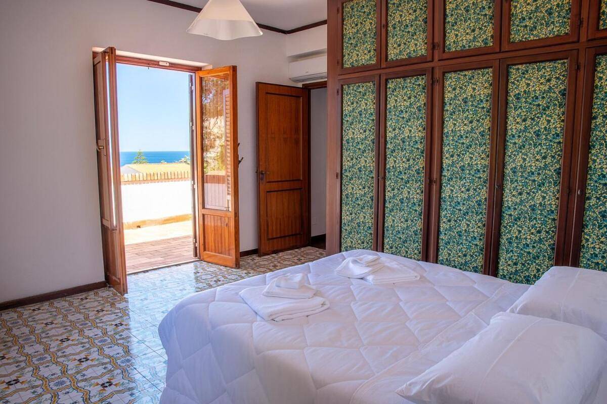 Villa with Private Pool in Addaura, Palermo