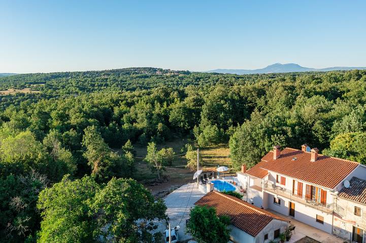 Villa für 8 Personen, mit Terrasse und Pool sowie Garten, mit Haustier in Istrien - 4