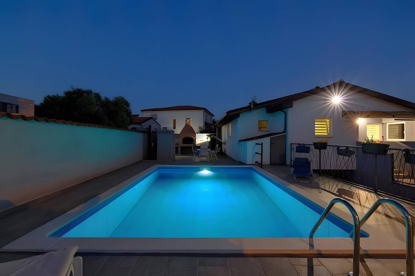 Villa 'Kuća Za Odmor Marinella' met zeezicht, Wi-Fi en airconditioning in Medulin City, Medulin