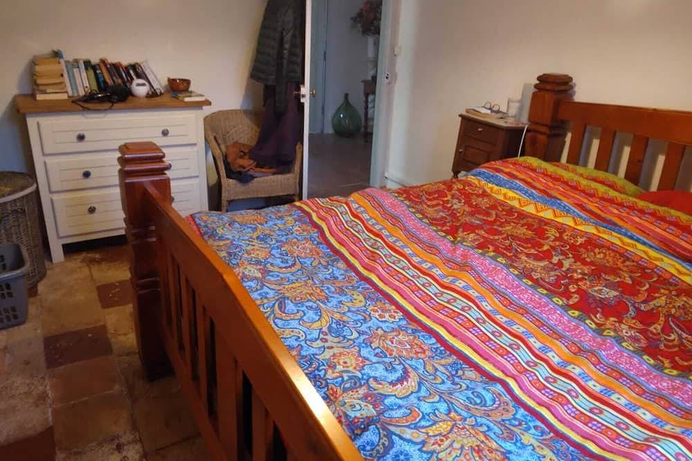 Cottage in the heart of the village of Capestang on the Canal du Midi in Capestang, Canal del Mediodía