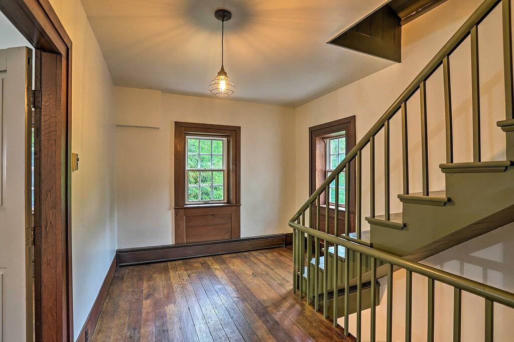 Timeless Winesburg Farmhouse w/ Deck in Holmes County